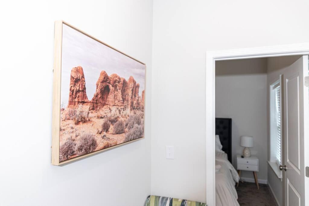 New Spacious 3 Bedroom Suite Garage Parking Free Wi-Fi Office Space And Patio View ダルース エクステリア 写真
